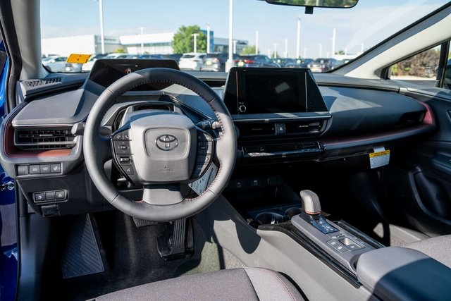 2026 Toyota Prius Plug-in Hybrid SE photo 2