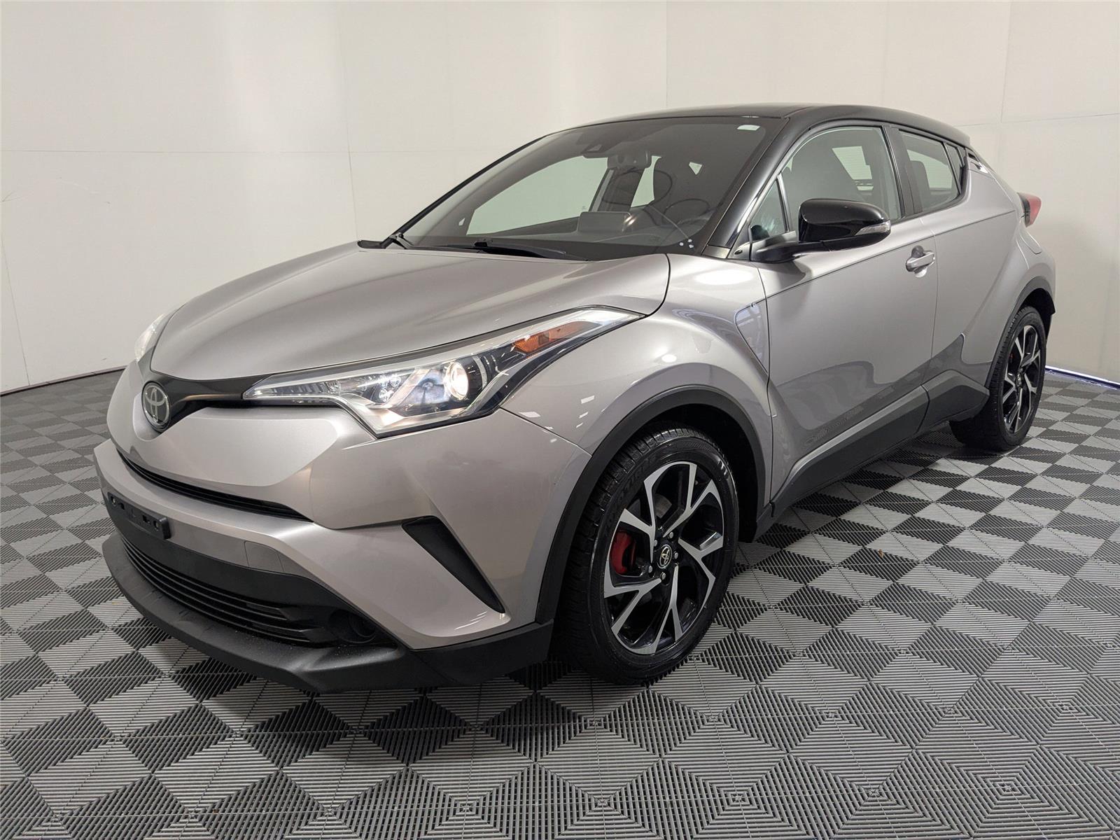 2019 Toyota C-HR XLE's photo