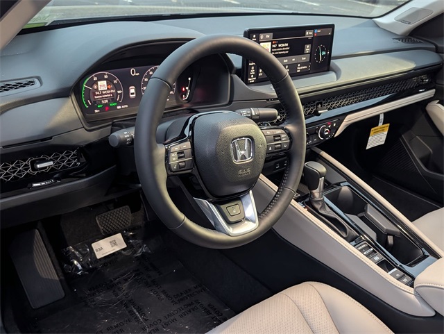 2025 Honda Accord Hybrid Touring photo 2
