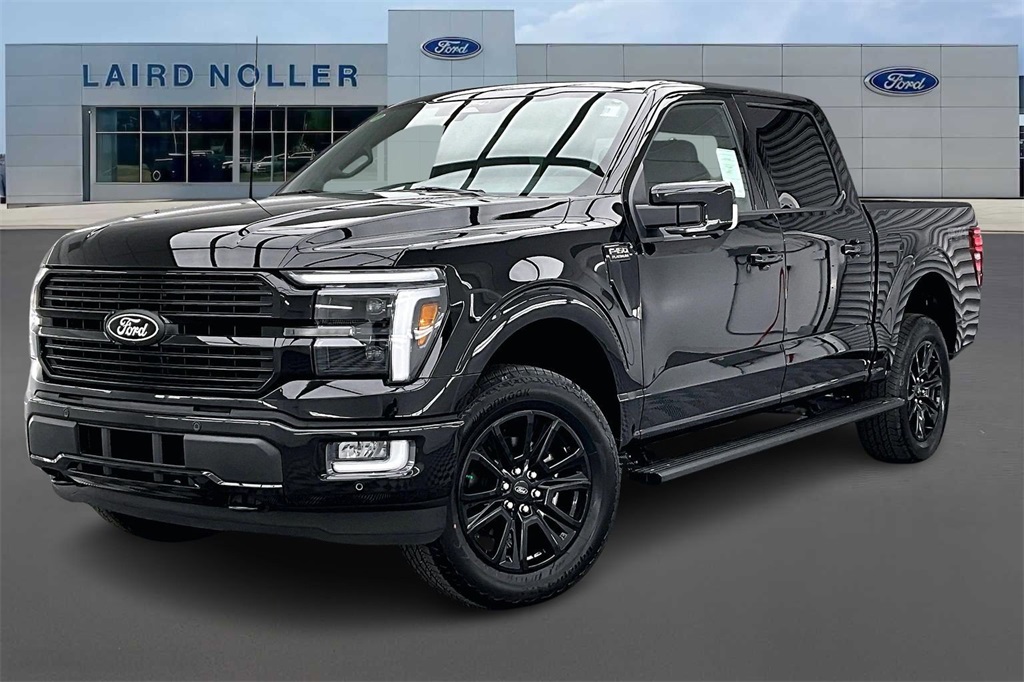 2025 Ford F-150 Platinum's photo