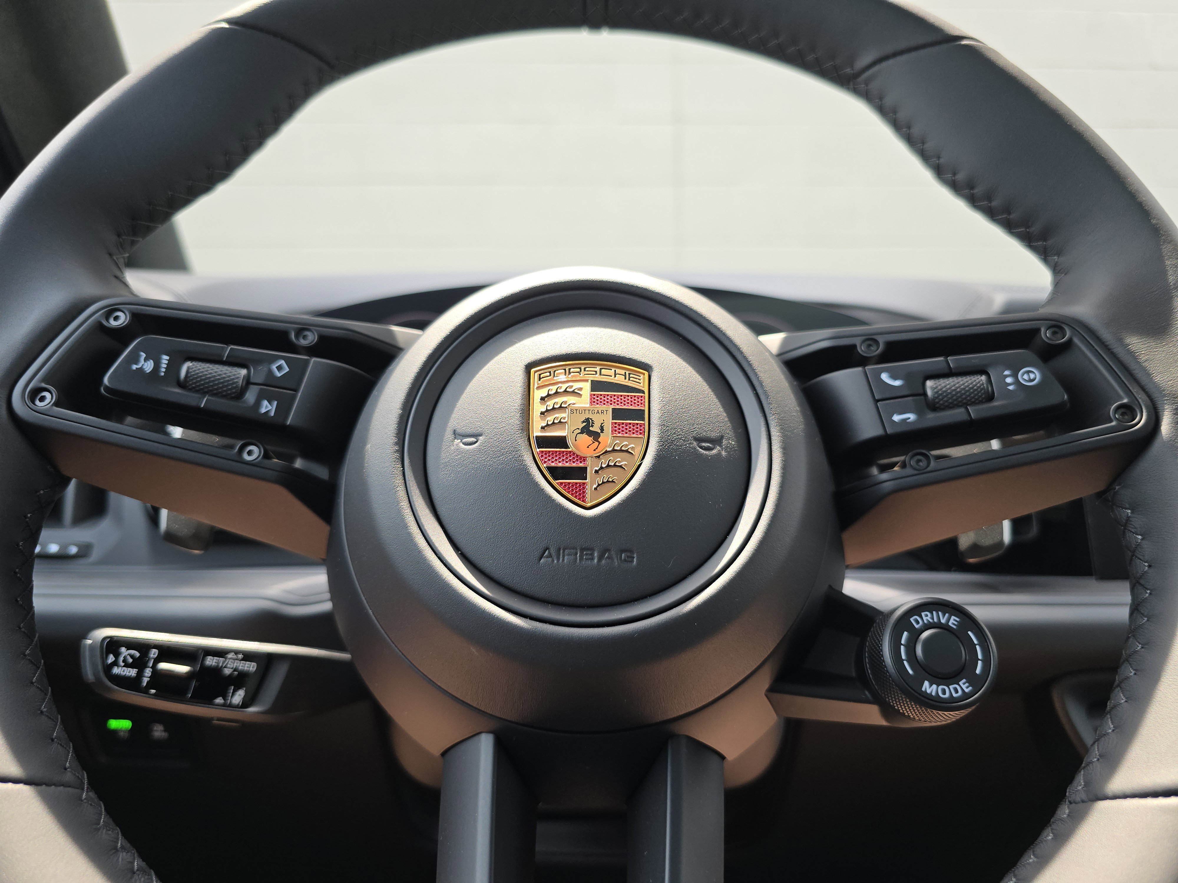 2025 Porsche Cayenne GTS photo 7