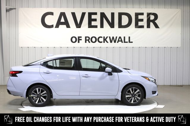 2025 Nissan Versa SV photo 6