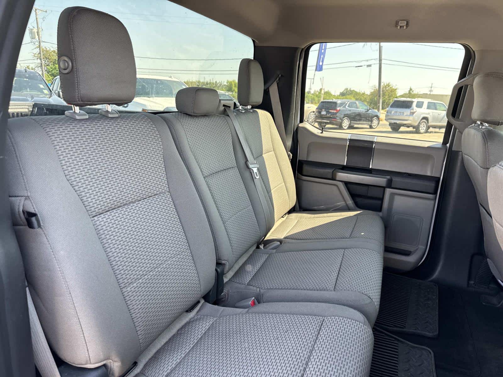 2015 Ford F-150 XLT photo 19