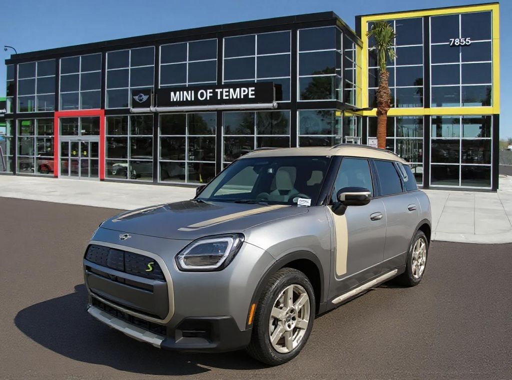 2025 MINI Countryman SE's photo