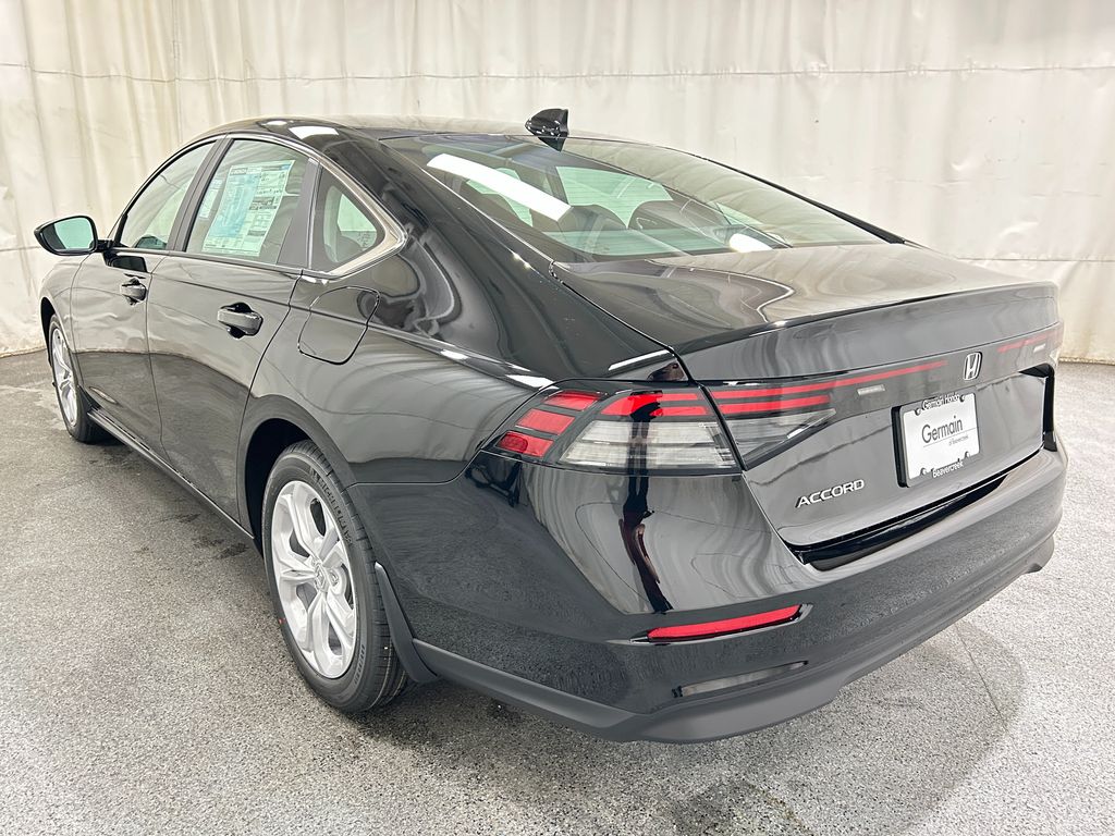 2025 Honda Accord LX photo 5
