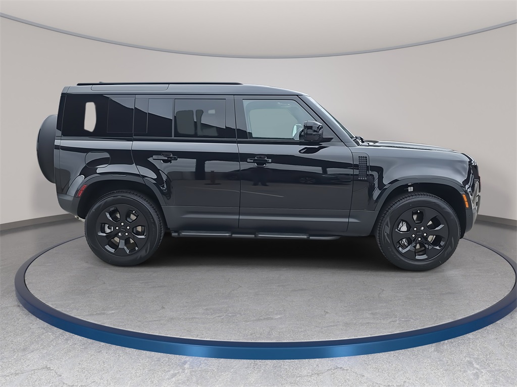 2026 Land Rover Defender 110 S photo 4