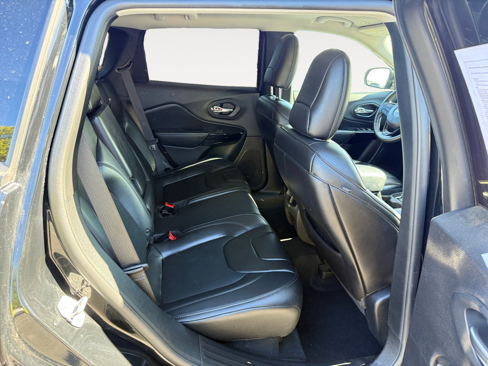 2019 Jeep Cherokee Altitude photo 17