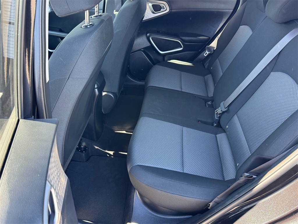 2023 Kia Soul LX photo 13
