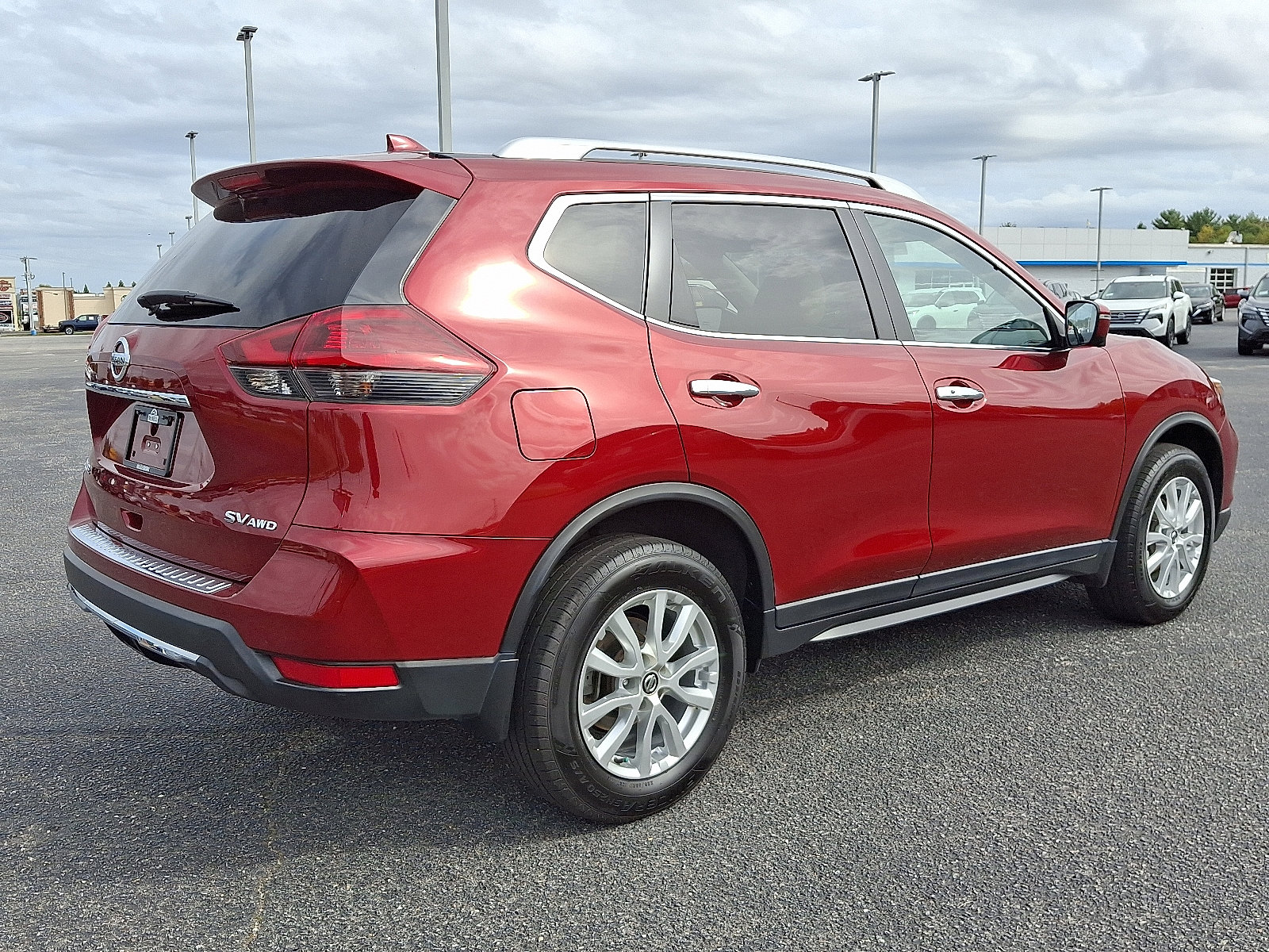 2018 Nissan Rogue SV photo 3