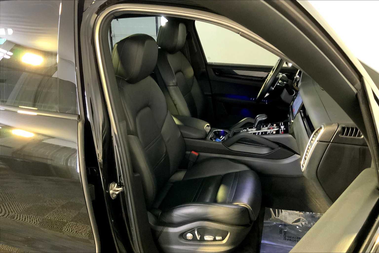 2020 Porsche Cayenne photo 7
