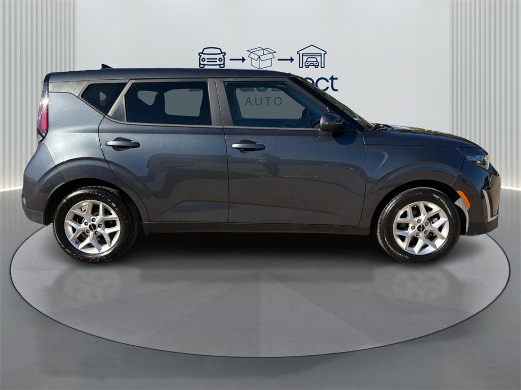 2023 Kia Soul LX photo 4