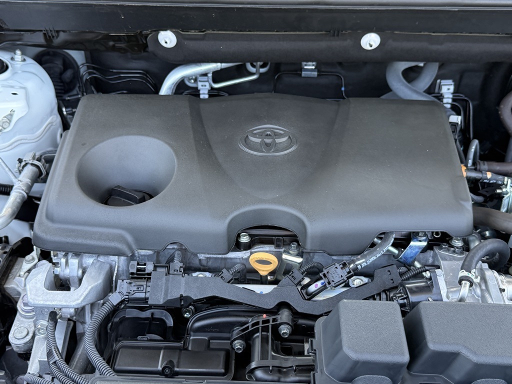 2025 Toyota RAV4 LE photo 33