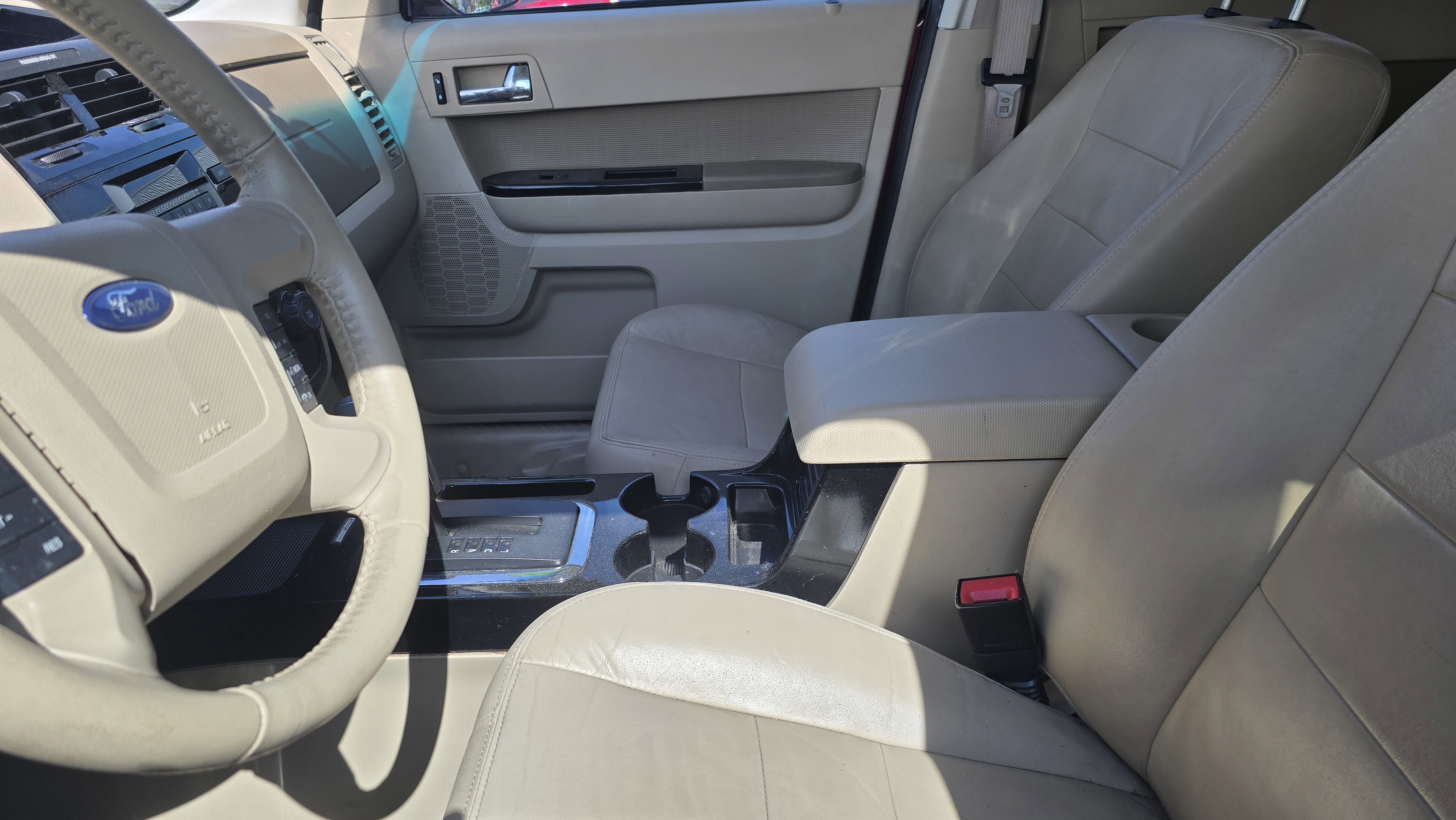 2012 Ford Escape Limited photo 4