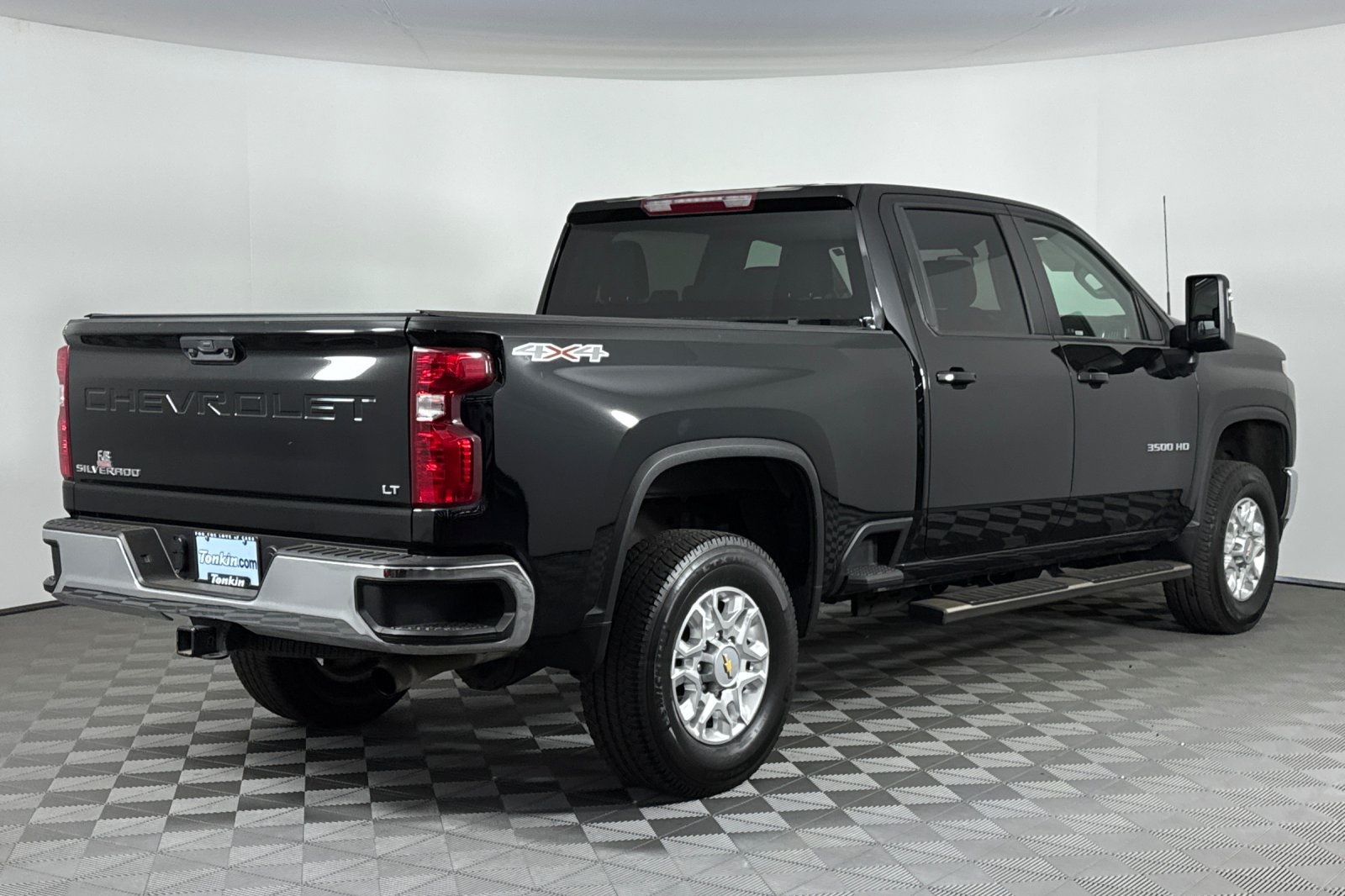 2023 Chevrolet Silverado 3500HD LT photo 4