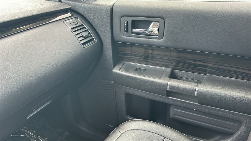 2014 Ford Flex SEL photo 25