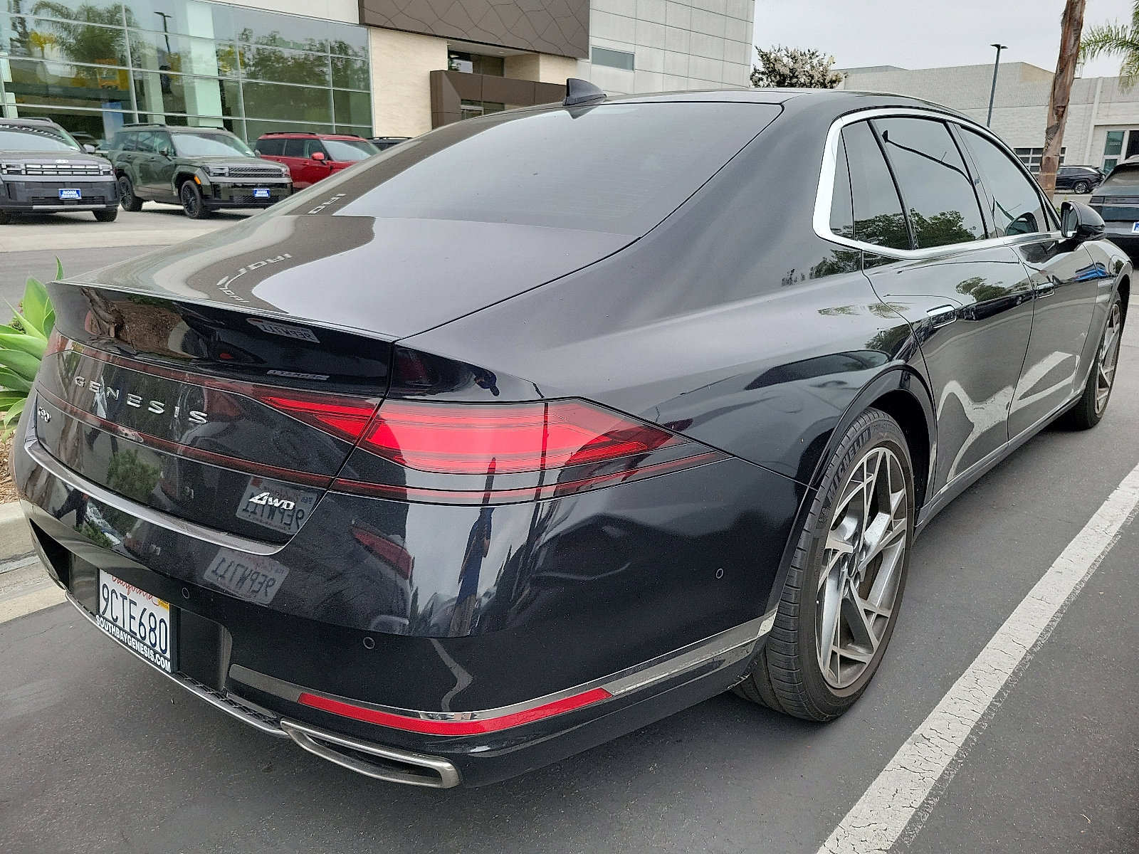 2023 Genesis G90 3.5T AWD photo 4