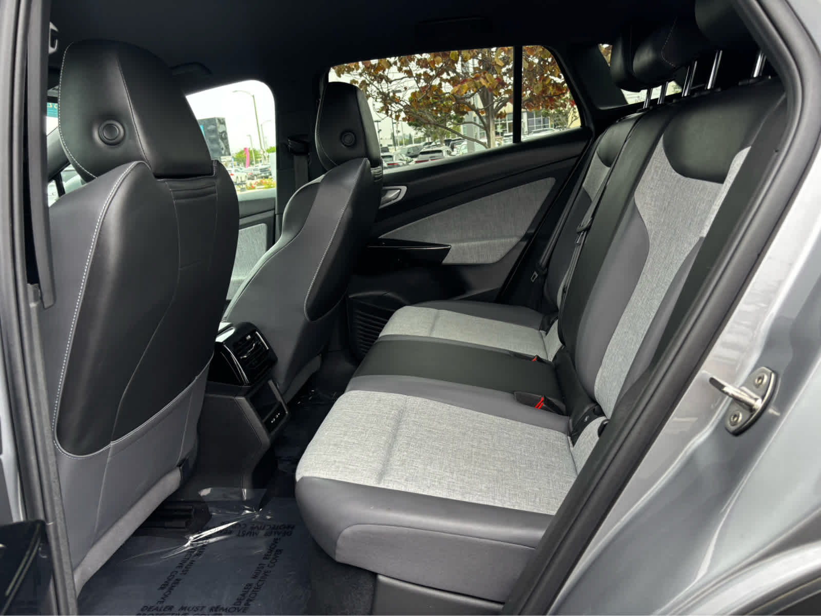 2023 Volkswagen ID.4 Pro photo 18