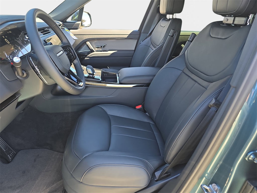 2025 Land Rover Range Rover Sport SE photo 16