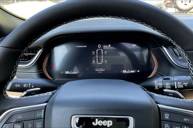 2025 Jeep Grand Cherokee Limited photo 17
