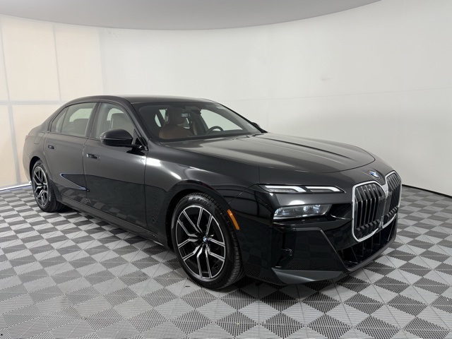 2025 BMW 7 Series 760i's photo