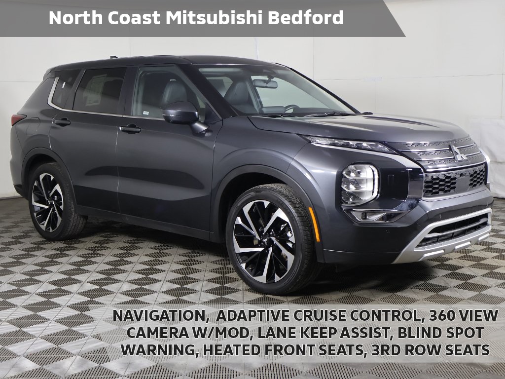 2024 Mitsubishi Outlander SE's photo