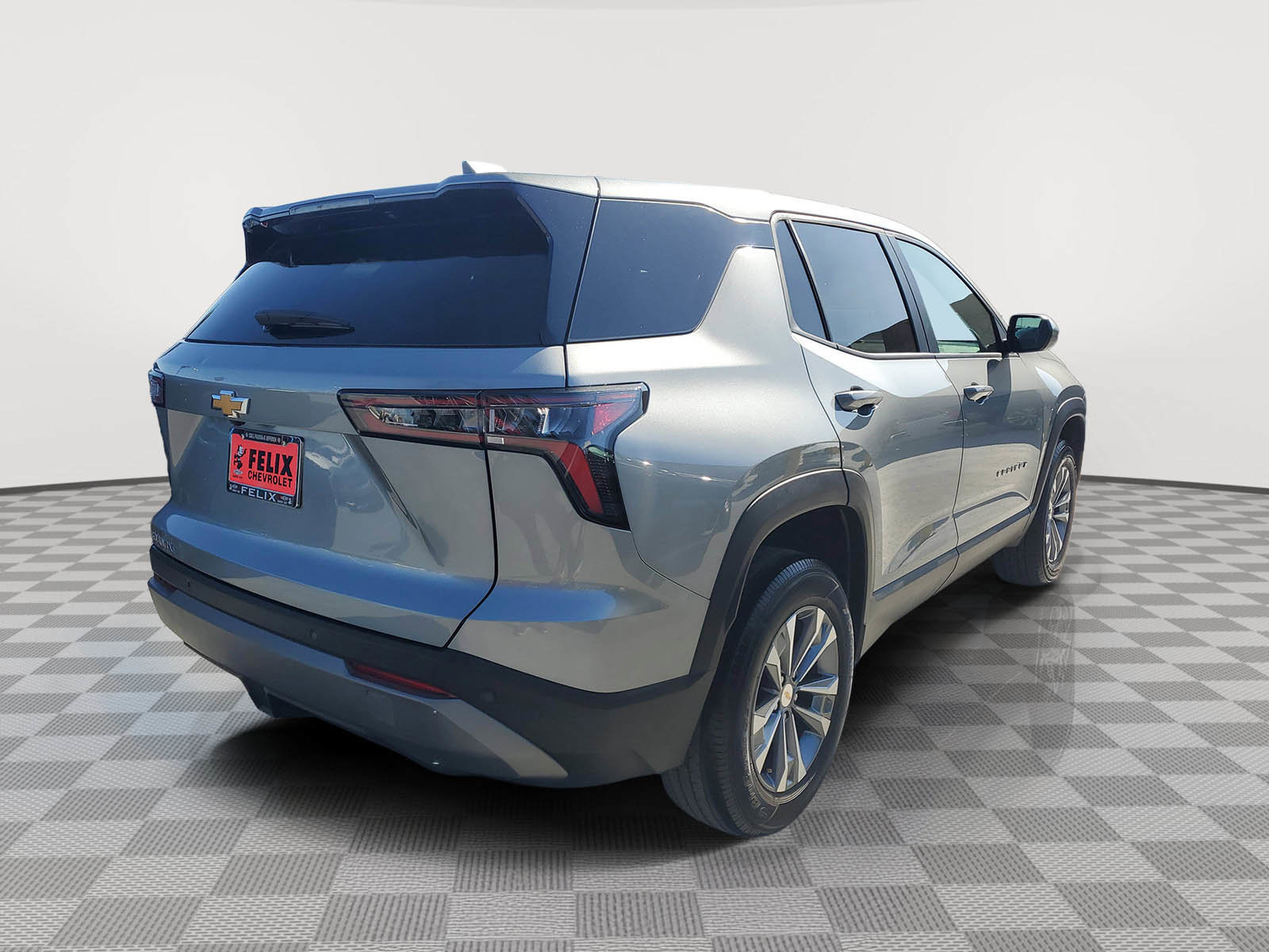 2025 Chevrolet Equinox LT photo 3