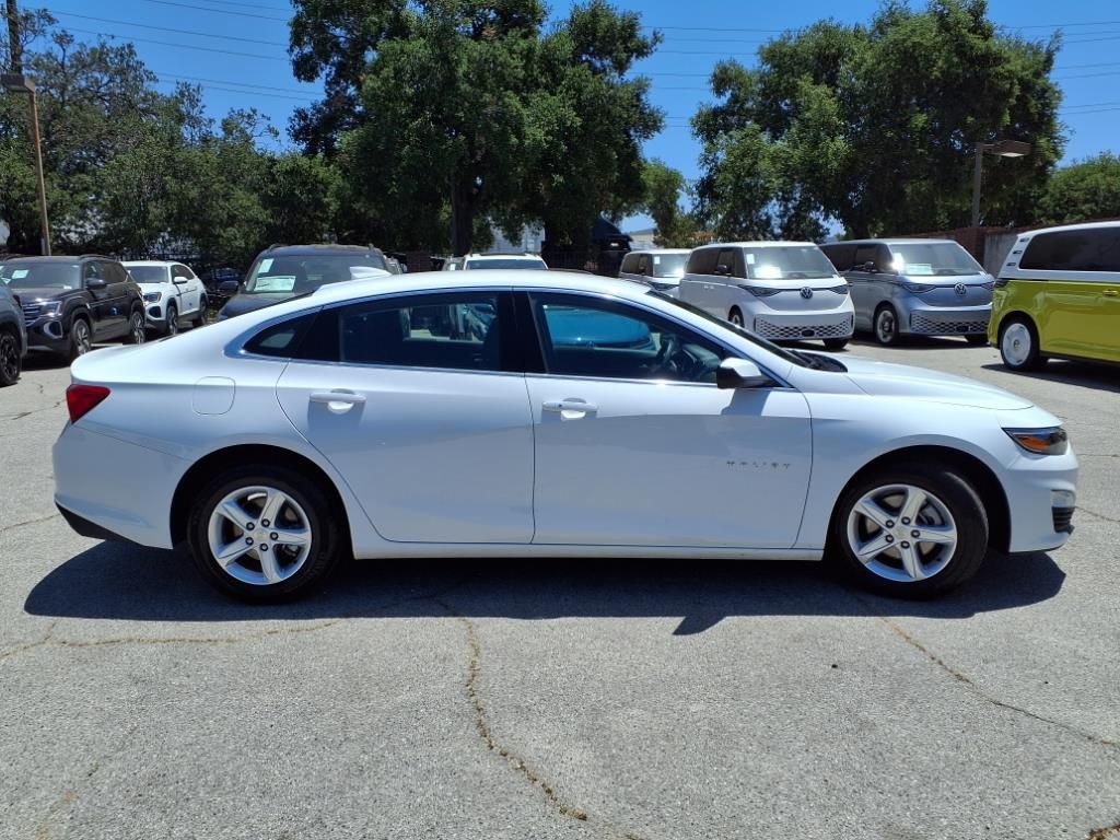 2023 Chevrolet Malibu 1LT photo 3