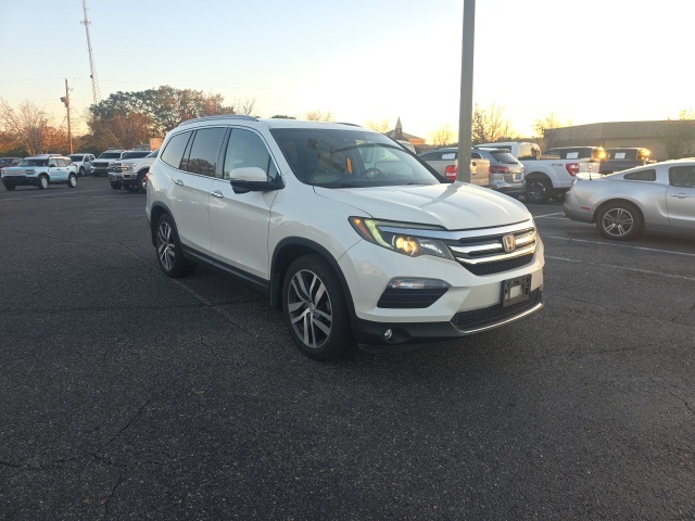 2016 Honda Pilot Touring's photo