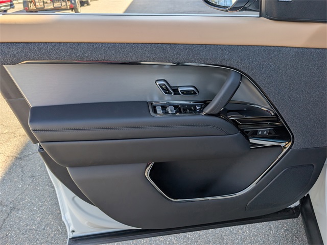 2025 Land Rover Range Rover Sport SE photo 10