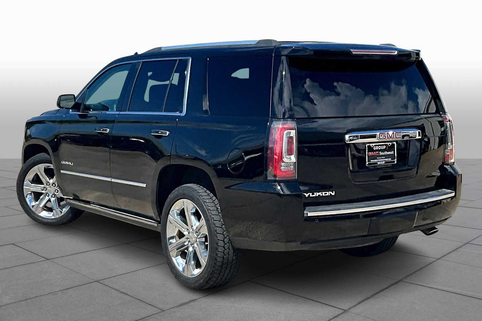 2017 Gmc Yukon Denali photo 11
