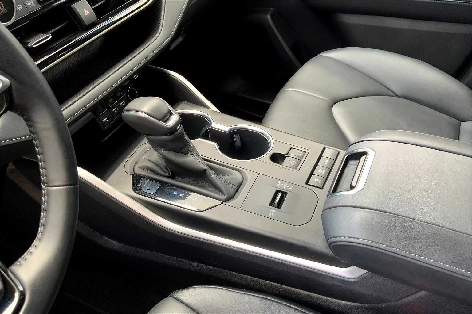 2020 Toyota Highlander Hybrid XLE photo 15