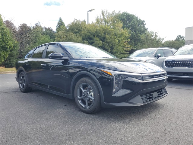 2025 Kia K4 LXS photo 3