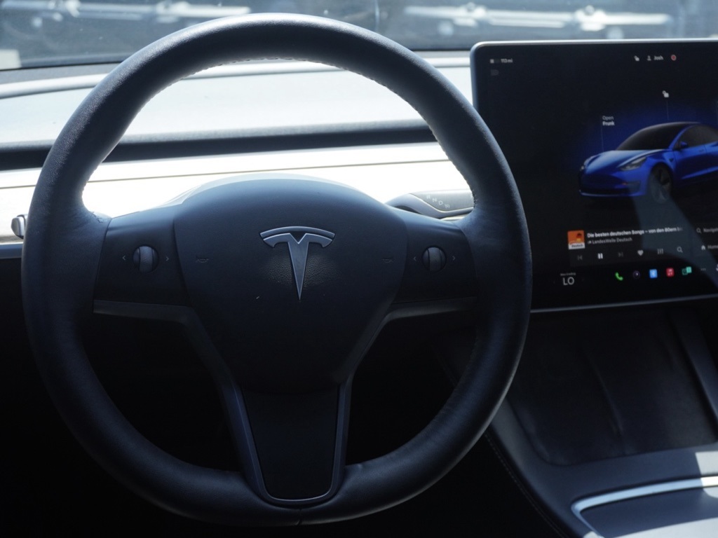 2022 Tesla Model 3 Long Range photo 22