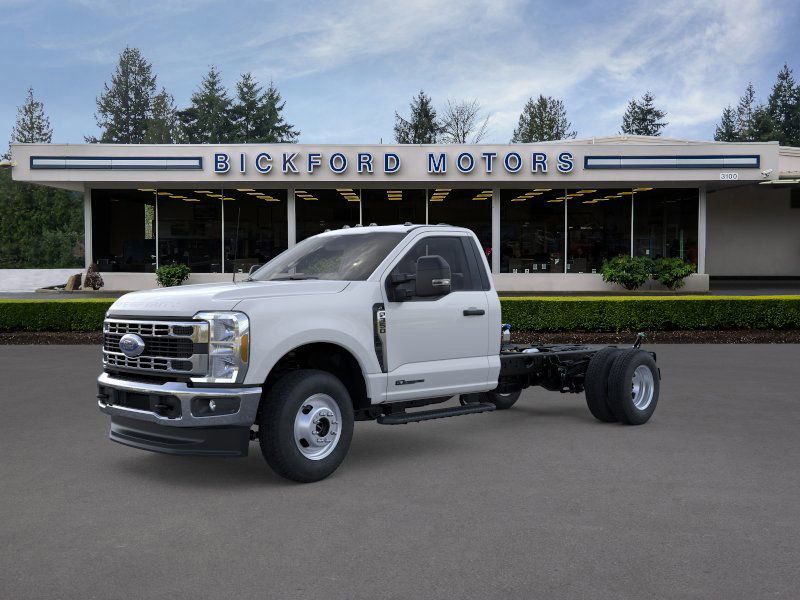 2025 Ford F-350 Super Duty Chassis Cab XL's photo