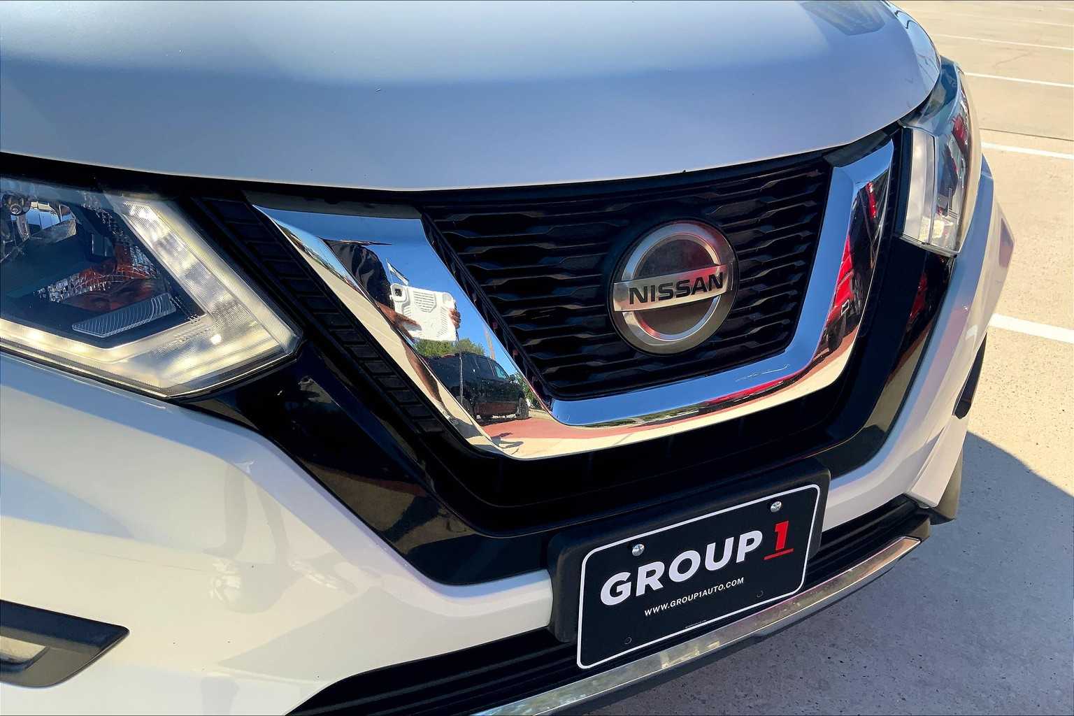 2020 Nissan Rogue SV photo 29