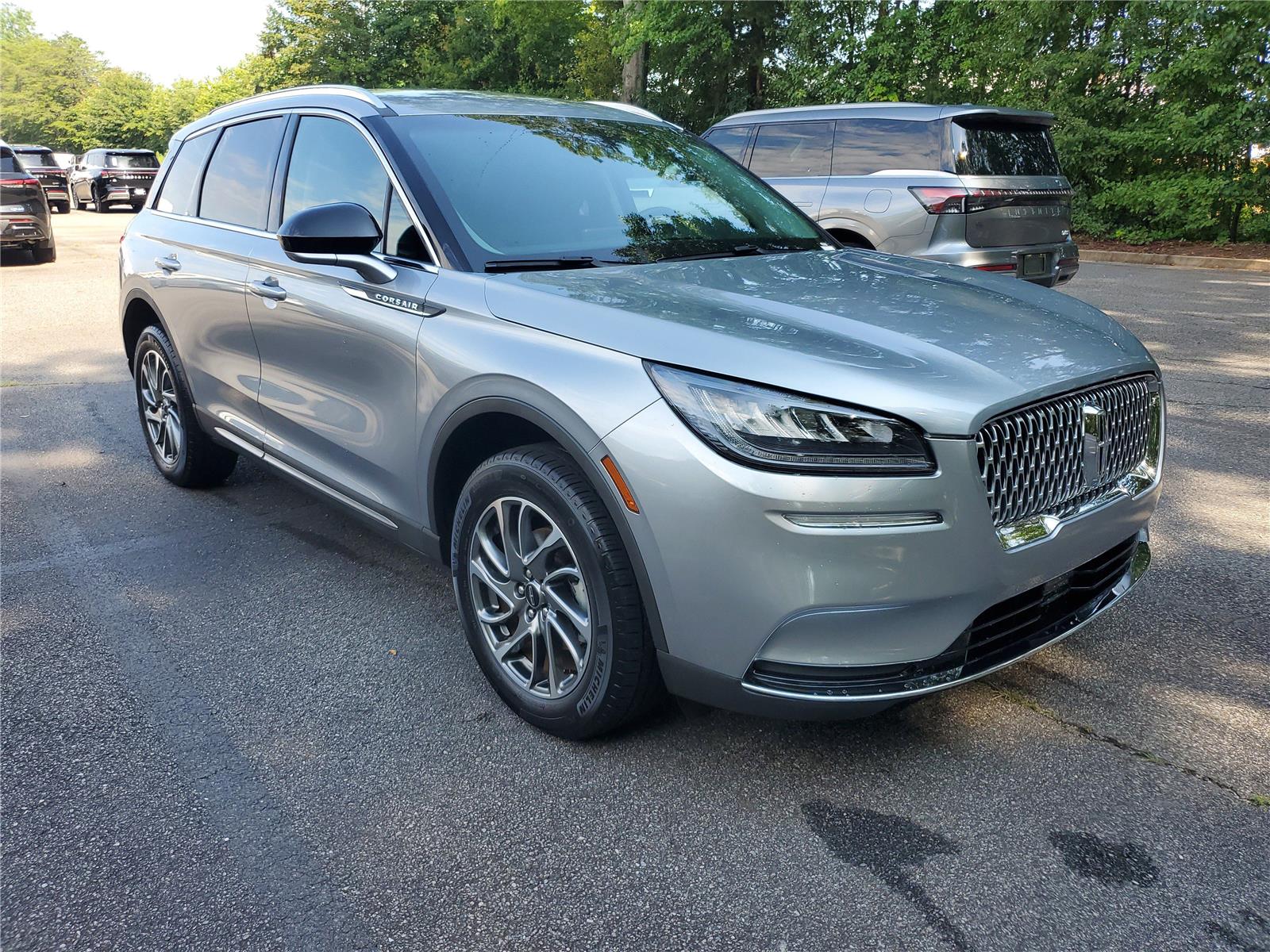 2022 Lincoln Corsair Standard photo 3