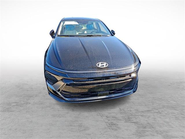 2025 Hyundai Sonata SEL photo 2