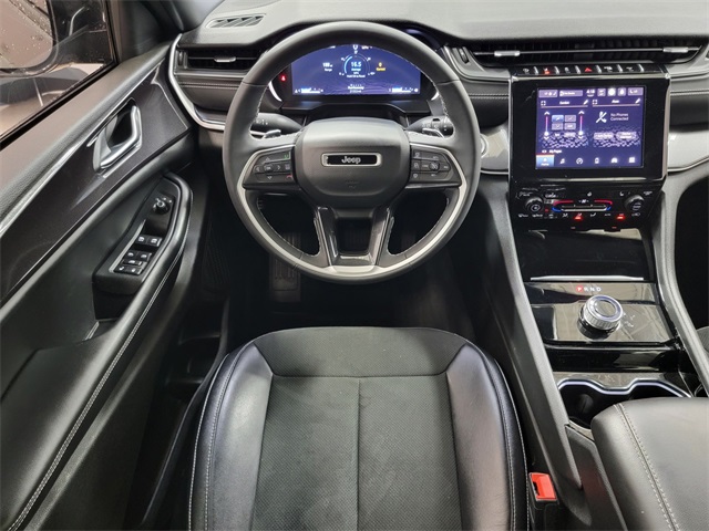 2023 Jeep Grand Cherokee Altitude photo 25