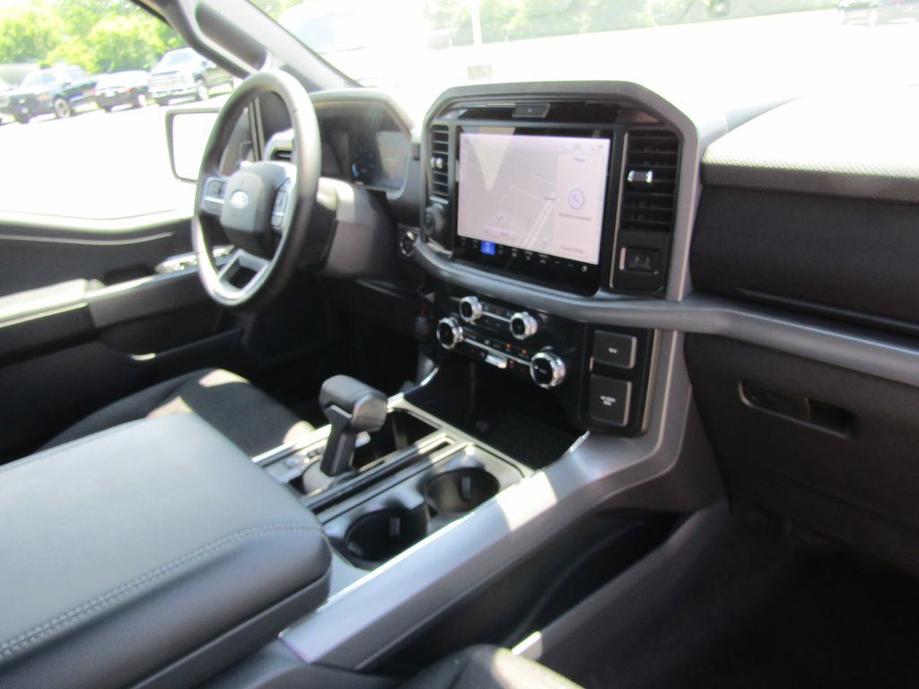 2025 Ford F-150 XLT photo 22