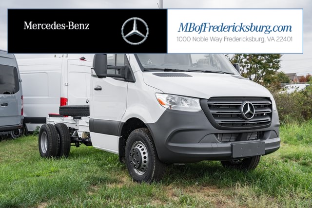 2023 Mercedes-Benz Sprinter Cab Chassis Base's photo