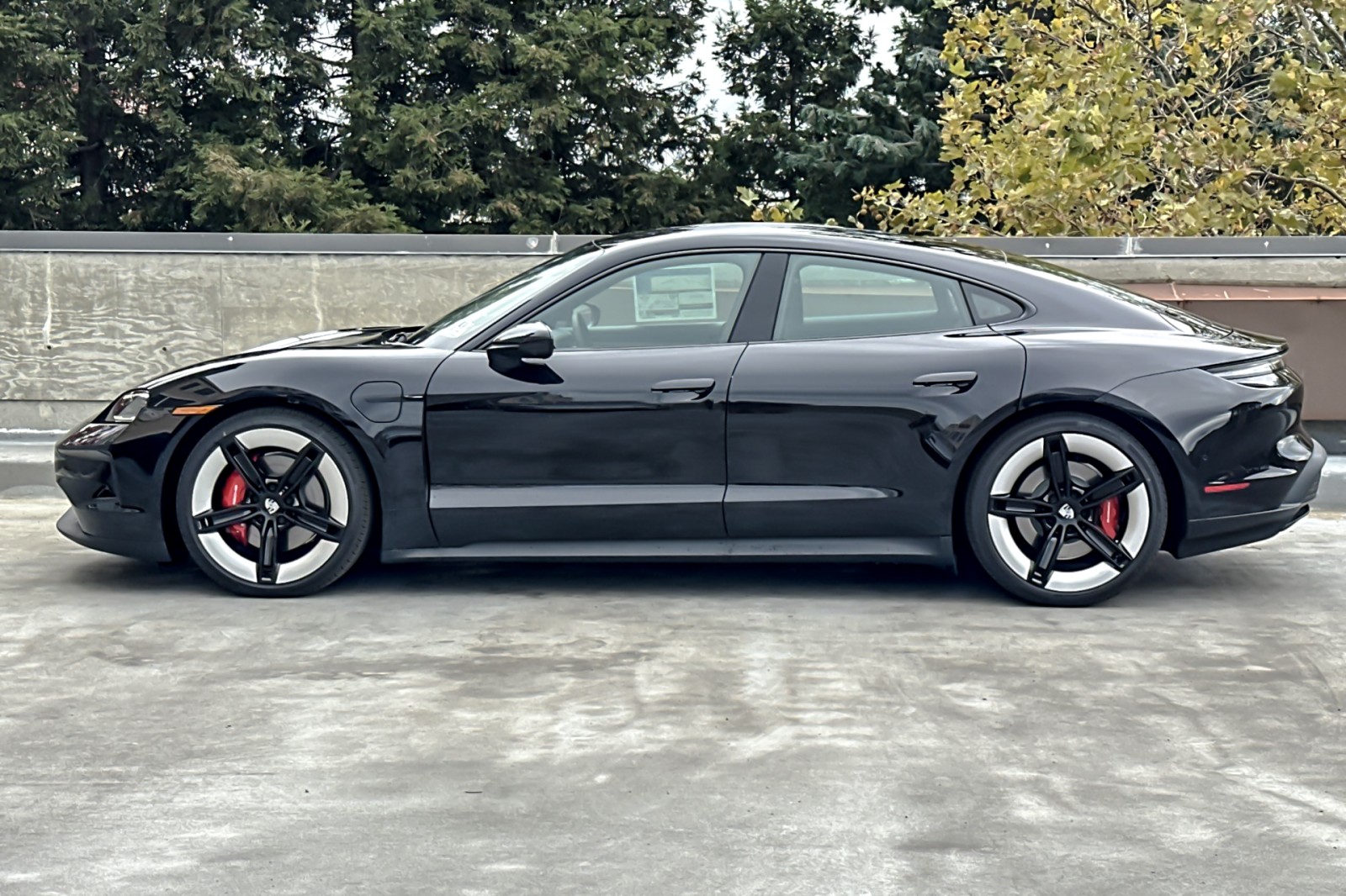 2025 Porsche Taycan 4S photo 3