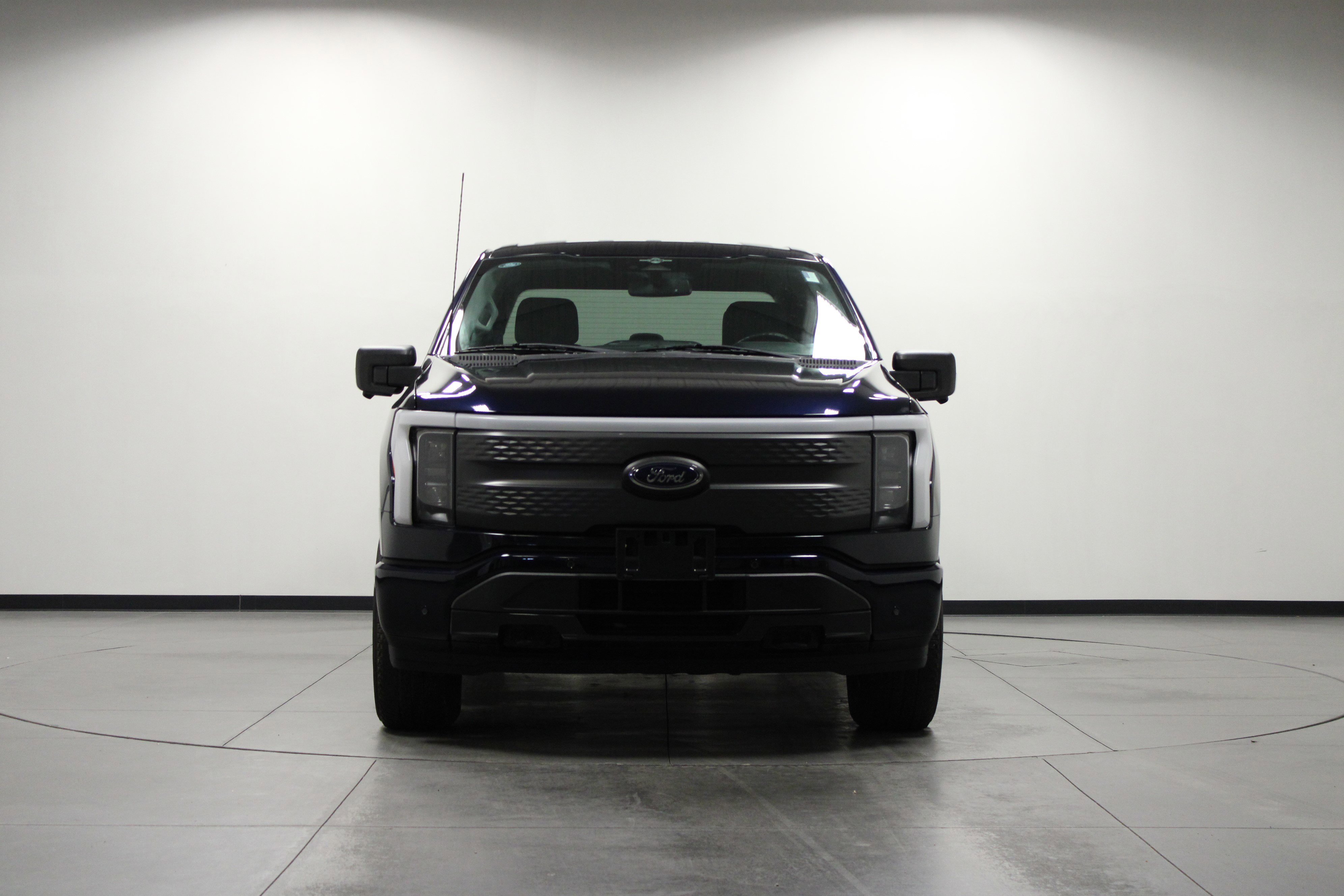 2023 Ford F-150 Lightning XLT photo 8