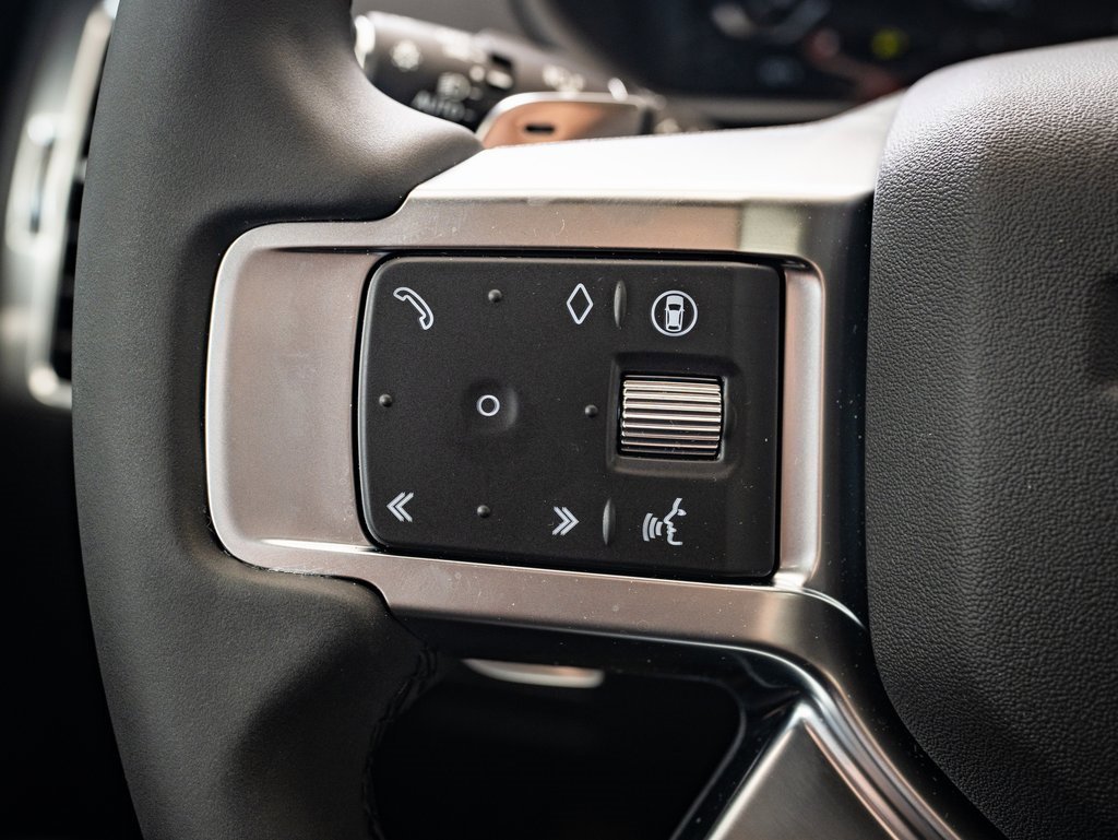 2025 Land Rover Discovery S photo 19