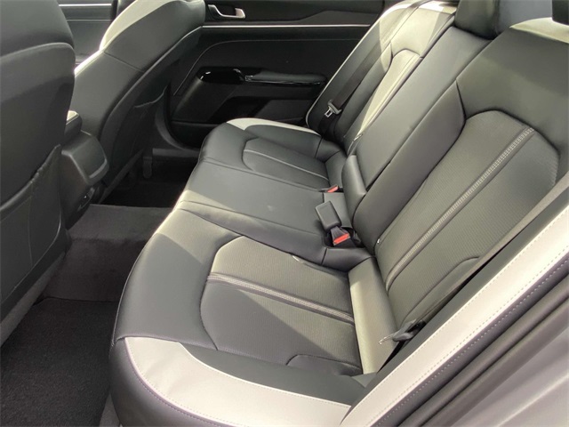 2025 Kia K5 GT-Line photo 10
