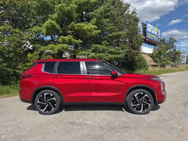 2022 Mitsubishi Outlander SE photo 4