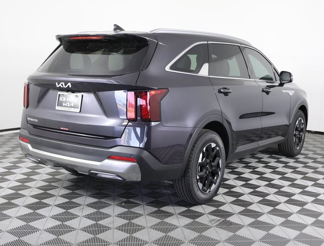 2025 Kia Sorento S photo 4
