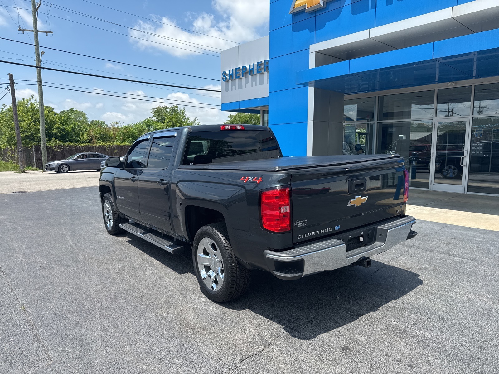 2018 Chevrolet Silverado 1500 LT photo 4