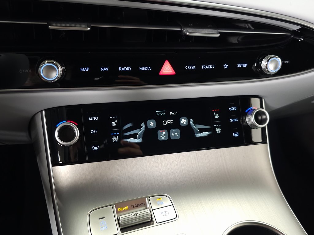 2026 Genesis GV70 2.5T Advanced photo 24