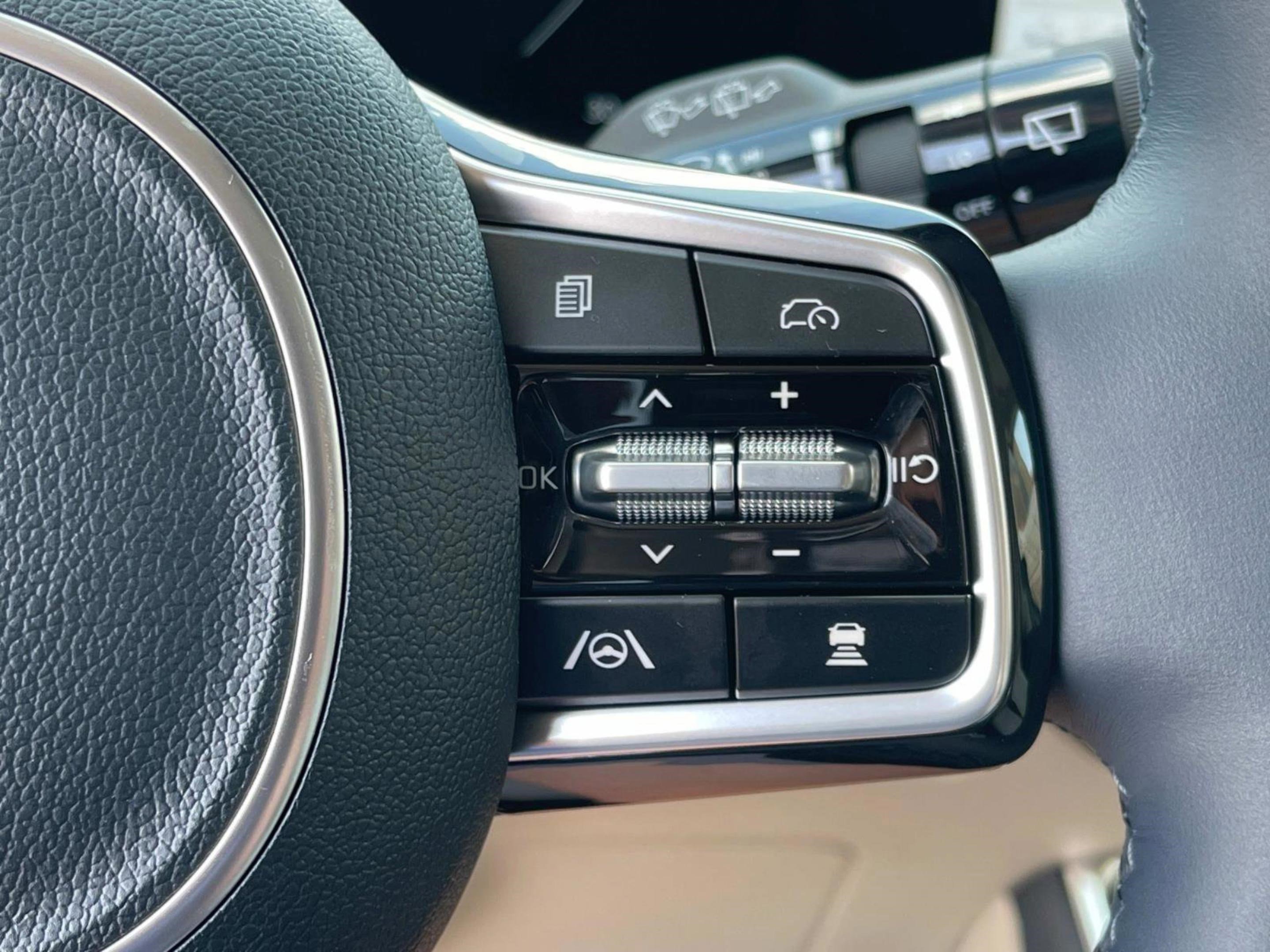 2026 Kia Carnival SX Prestige photo 37