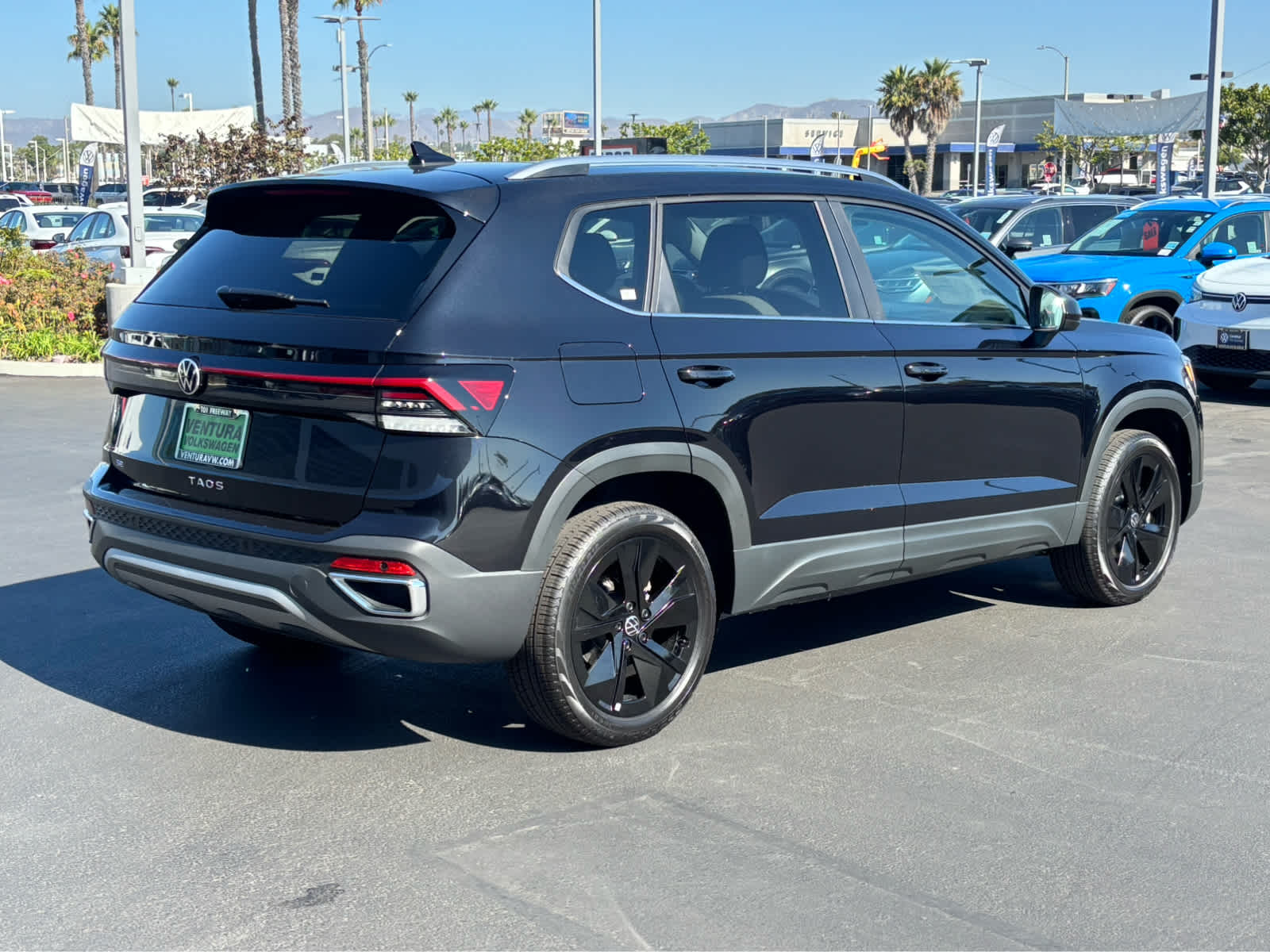 2025 Volkswagen Taos SE photo 2